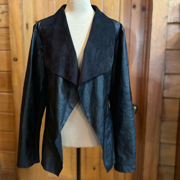 DOLCE CABO Open Drape Vegan Leather Jacket Black (XL) - Picture 3 of 17